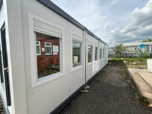 2-10-1-768x576 Escritório modular portátil – 4 módulos de 6×9,72 m