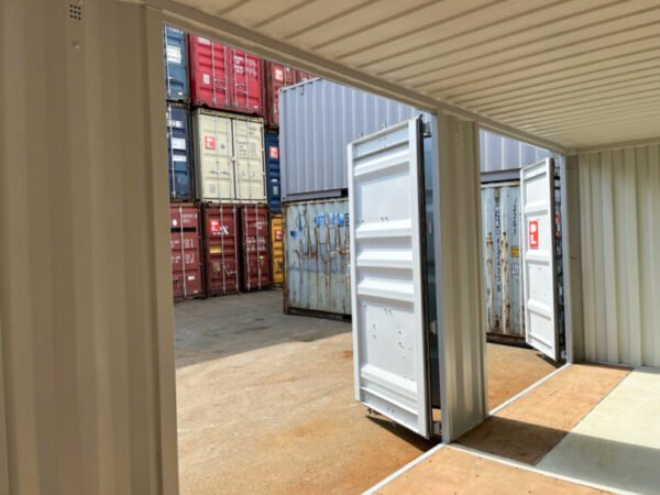 3-12-768x576 Contentor marítimo High Cube de 40 pés com 4 portas laterais – Usado