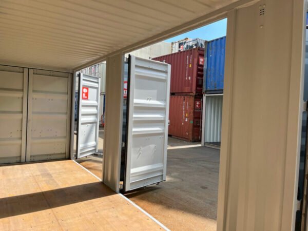 6-10-768x576 Contentor marítimo High Cube de 40 pés com 4 portas laterais – Usado