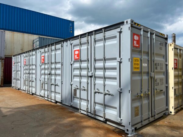 8-10-768x576 Contentor marítimo High Cube de 40 pés com 4 portas laterais – Usado