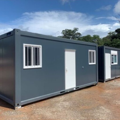 Módulo pré-fabricado preto – Elegante, isolado e multifuncional