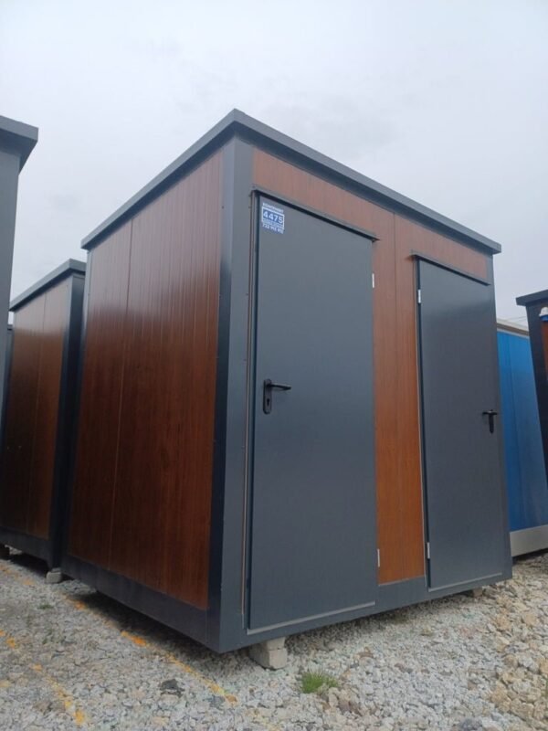 Contentor sanitário duplo com 2 cabines – sanita e chuveiro